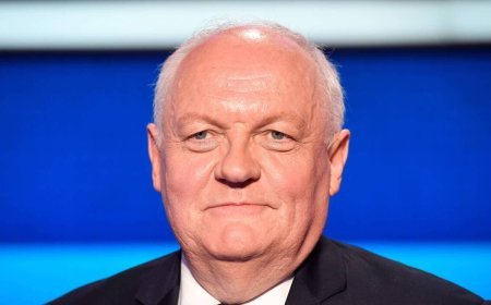 François Asselineau